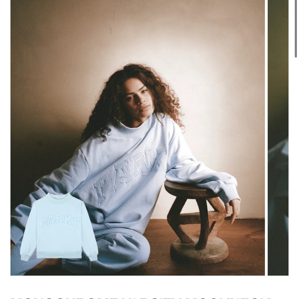 Parke Women's Light Blue Sweatshirt